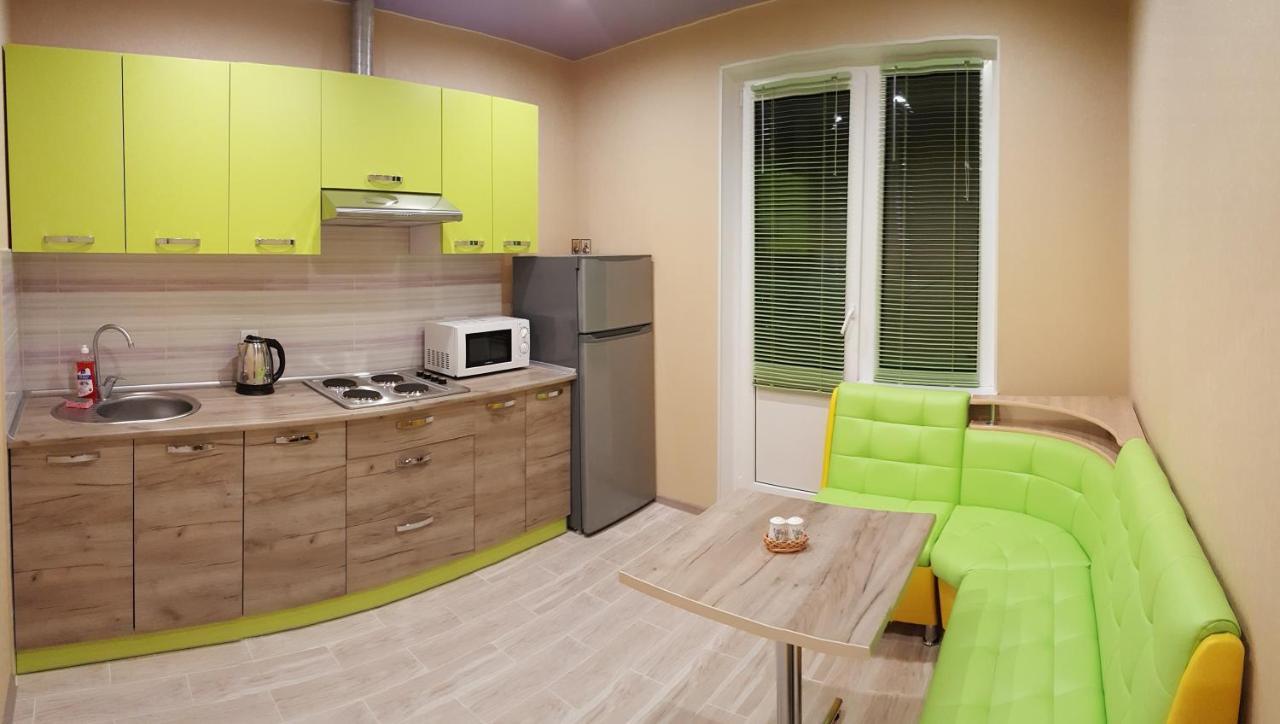 Apartment Near Metro Pozniaky Kiew Exterior foto